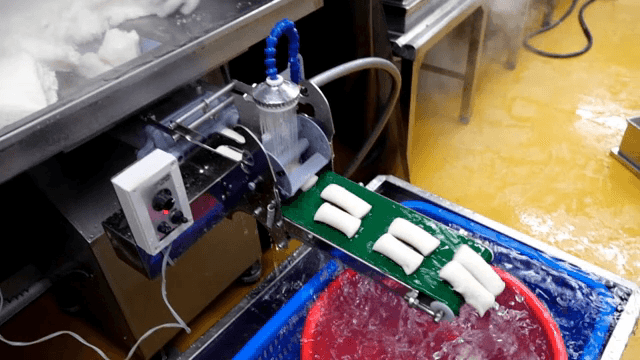 Rice cake production in a factory