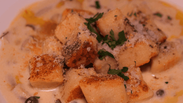 Creamy gnocchi with mushrooms and herbs