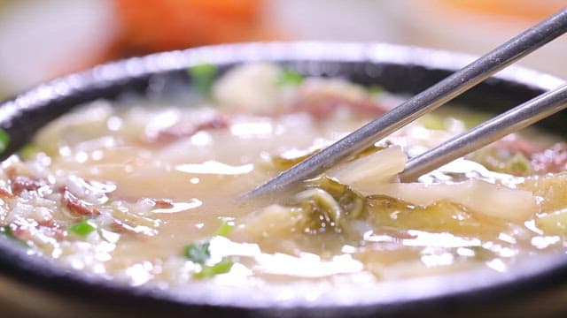 배추와 소고기가 들어간 해장국