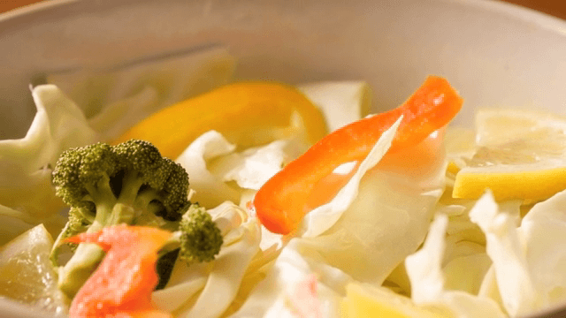 그릇에 담긴 신선한 채소