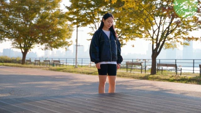 Woman who ties shoelaces