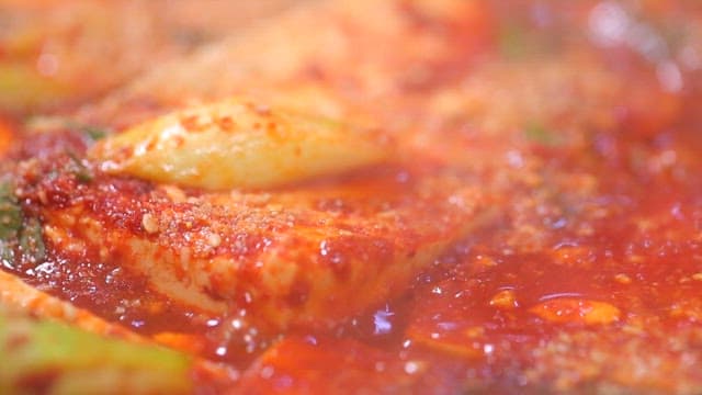 진한 빨간 소스의 짜박두부