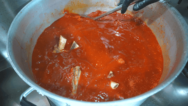 Ladle for stirring spicy braised short ribs