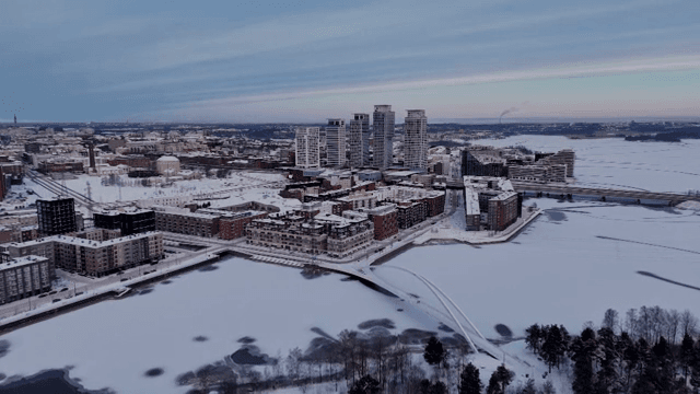 눈 덮인 도시 풍경과 현대적인 건물