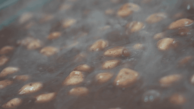 Sight of red bean porridge boiling