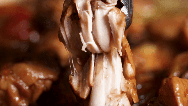 Tender braised chicken in rich soy sauce