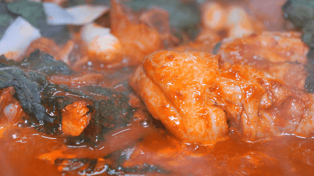 Spicy chicken stew with vegetables