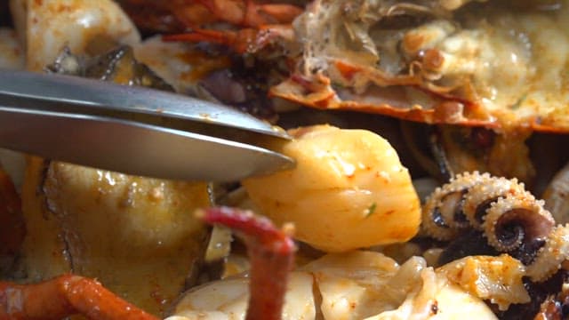 다양한 해산물 중 관자