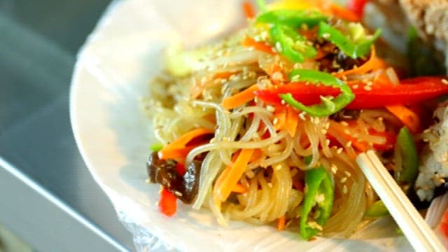 참치가 올라간 누드김밥