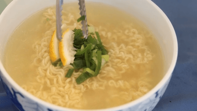 파와 유자가 들어간 라면 한 그릇