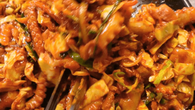 Spicy stir-fried octopus with vegetables