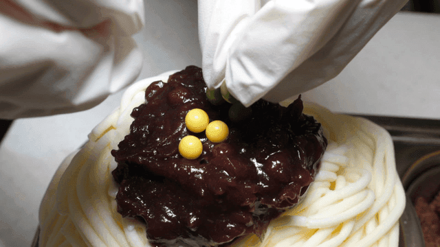 다양한 토핑으로 장식하는 디저트