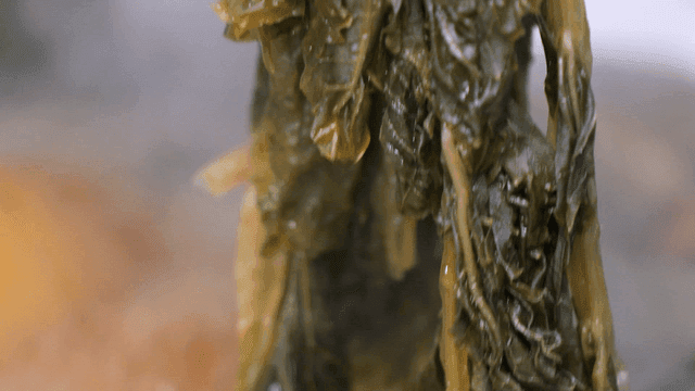 Boiling shiitake mushroom soup