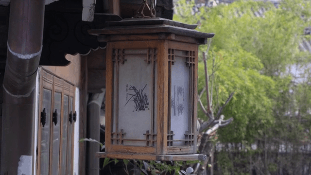 외부에 걸려있는 전통 한국식 등