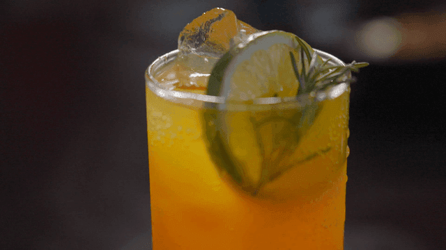 Refreshing lime highball with ice