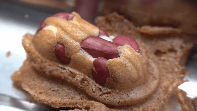 땅콩이 들어간 빵의 클로즈업