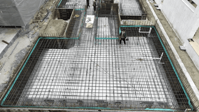 건물 골조가 있는 건설 현장