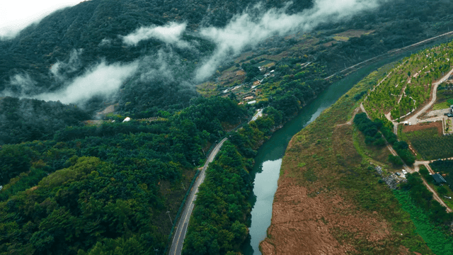 Misty mountains and winding river