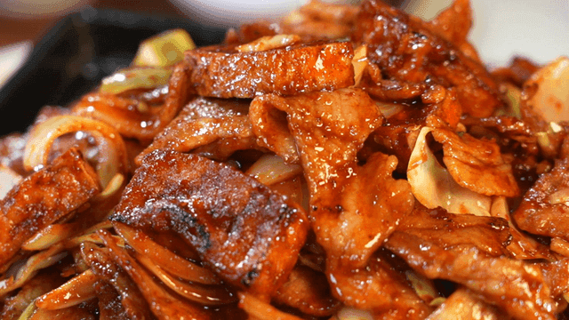 Spicy stir-fried pork