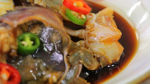 Soy sauce marinated crab with peppers