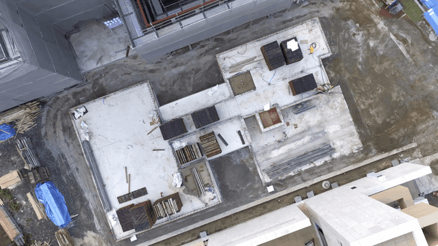 건축 구조물이 있는 건설 현장