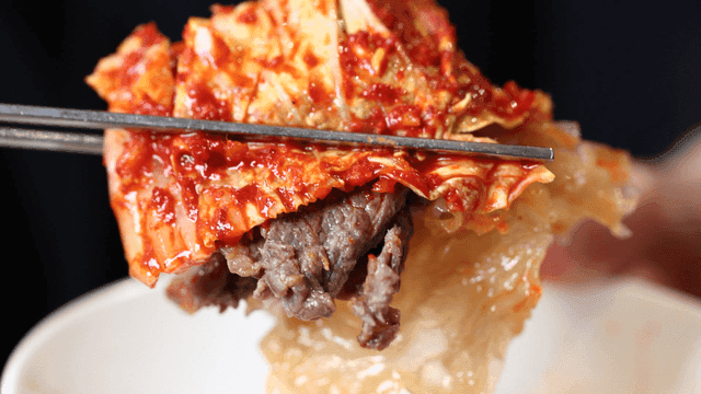 Kimchi and beef bulgogi in bowl