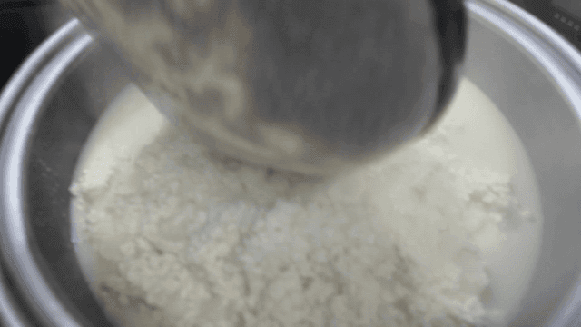 뜰채로 떠지는 부드러운 순두부