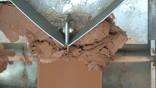 Machine for processing clay