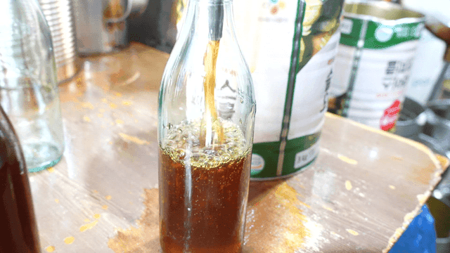 Perilla oil filling bottle