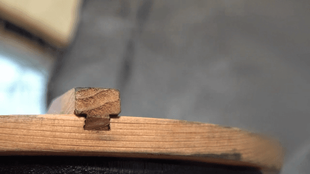 김이 올라오는 냄비