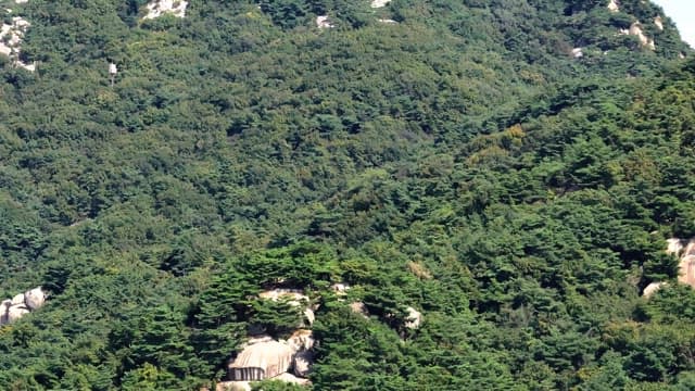 Buramsan mountain with rocky peaks