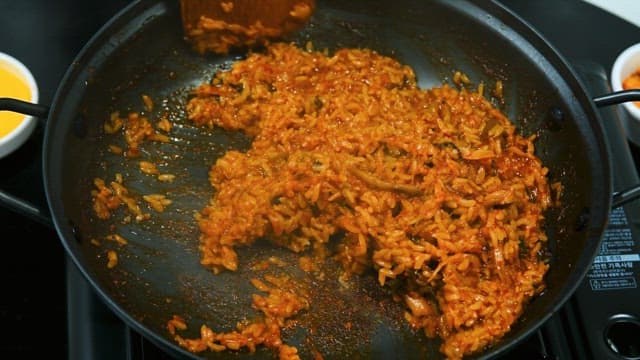 다 먹은 찌개와 맛있게 비벼지는 쌀밥