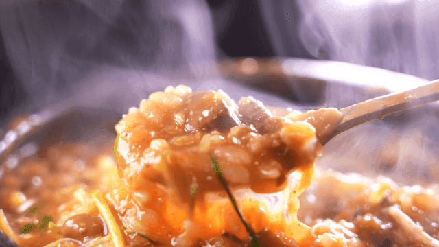 Spoon to scoop out soybean paste porridge