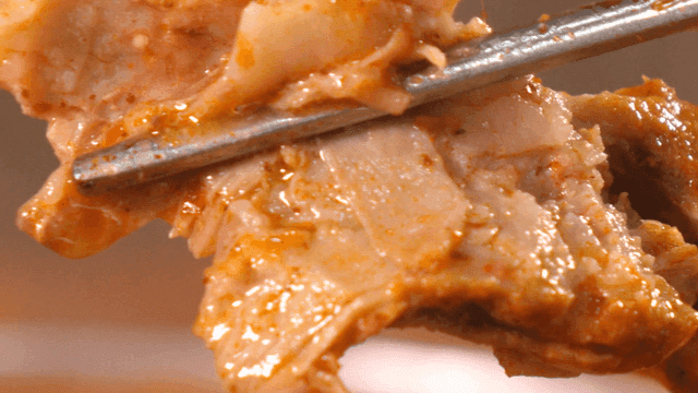 감자탕 한 젓가락