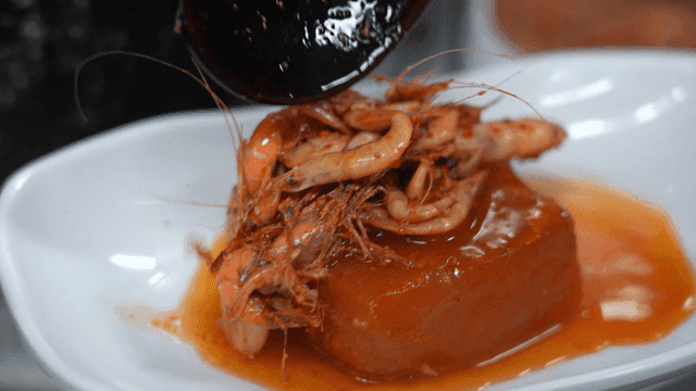 Shrimp and radish stew in spicy sauce