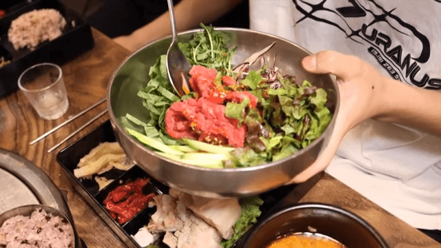 한국식 육회 비빔밥 준비하기