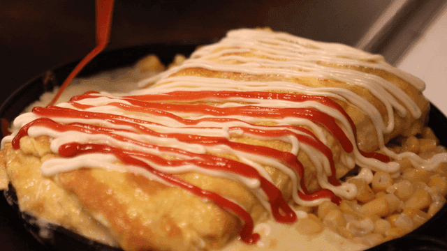 Egg rolls with corn, ketchup, and mayonnaise