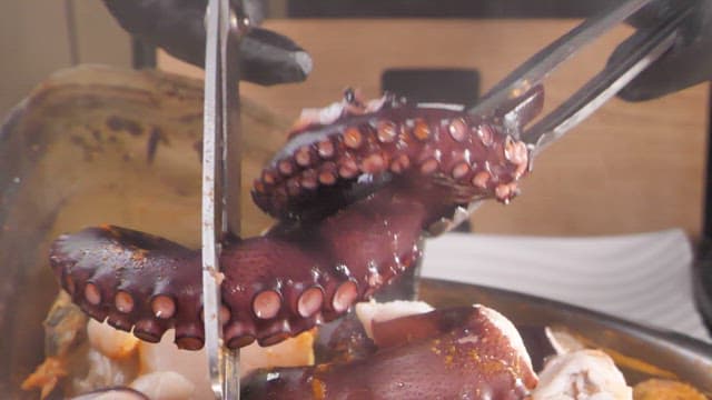 각종 해산물이 들어있는 해물탕