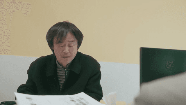 Man talking to someone with an angry face