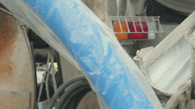 작동 중인 콘크리트 믹서