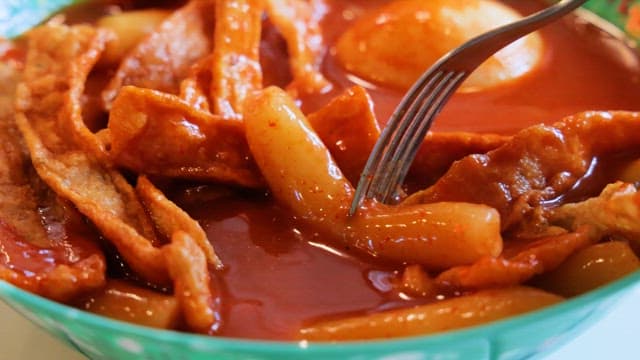 Spicy Tteokbokki Served in a Nostalgic Snack Bar Bowl