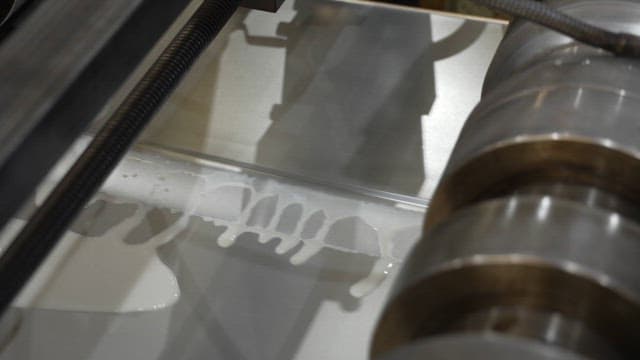 금속 시트에 액체 코팅 과정