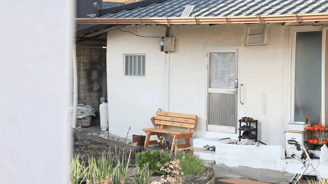 Quiet rural house with a garden