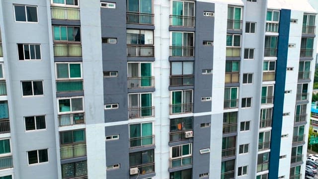 아파트 너머 도시의 녹지를 위해 조성된 공원