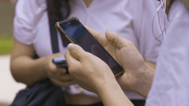 People who use smartphones