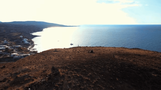 바다를 바라보는 해안 풍경