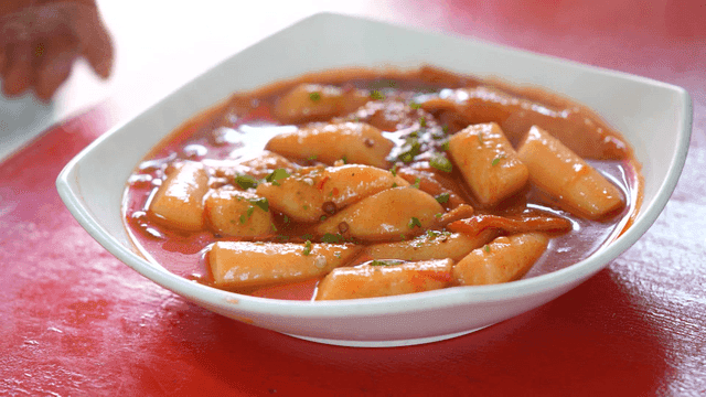 Spicy tteokbokki at snack bar