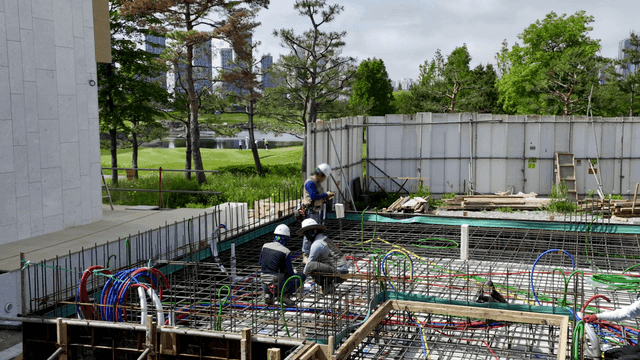 건설 현장에서 일하는 작업자들