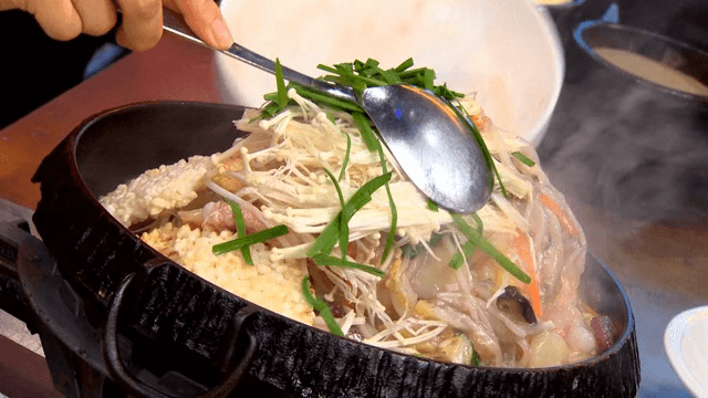 야채와 해산물이 들어간 누룽지탕