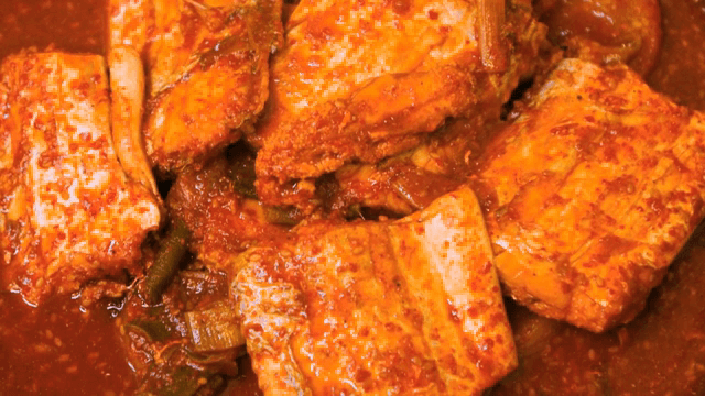 빨간 양념의 갈치조림